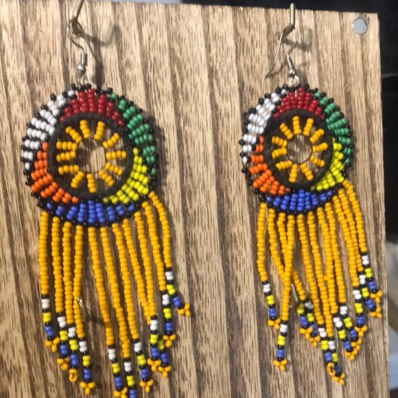 Circular to handmade beaded earrings - Picture 1 of 5